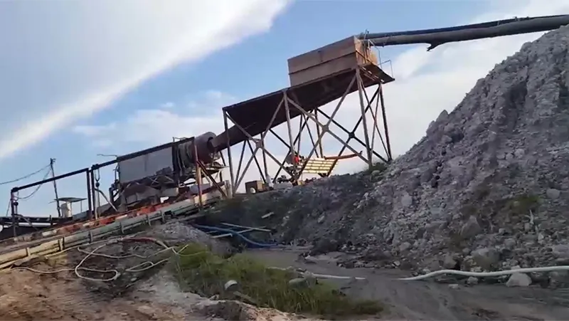 Draga minera de succión con cortador