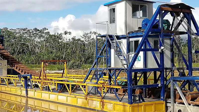 Draga de rosario de oro de 300m³ utilizada en Ecuador